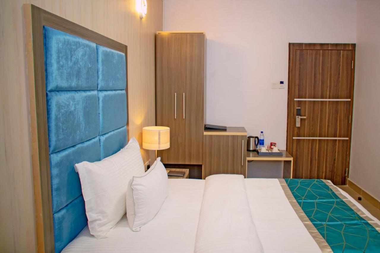 Riviera Suites Lagos Exterior foto